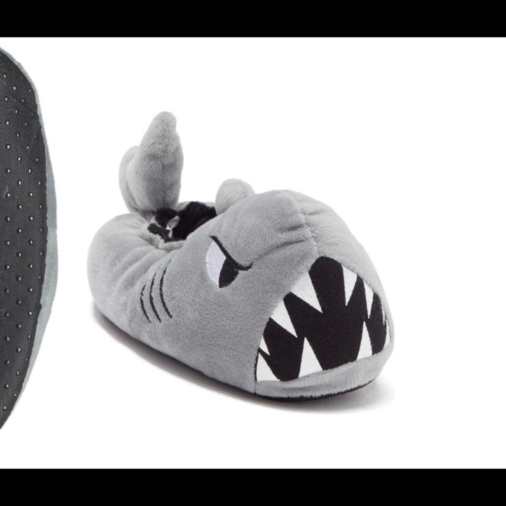 Zac & Evan Shark Slippers Boys Size 4/5
